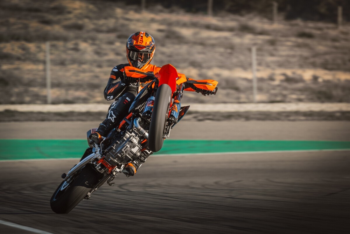 KTM presenta le nuove 690 Enduro R e 690 SMC R 2026